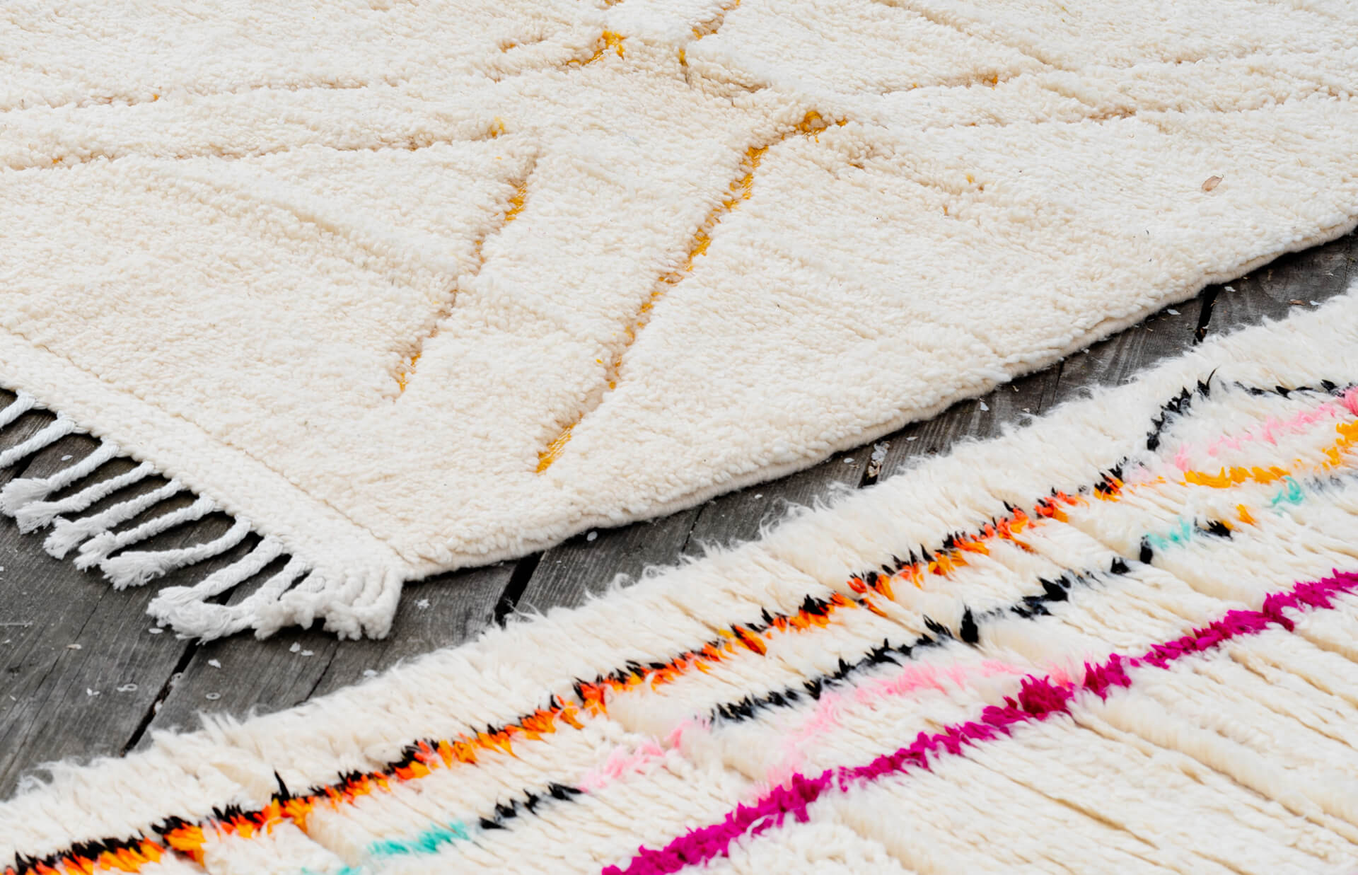 Idée décoration extérieure tapis en laine artisanal Marmoucha