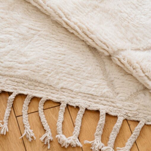 Tapis salon sur-mesure fibule berbère blanc
