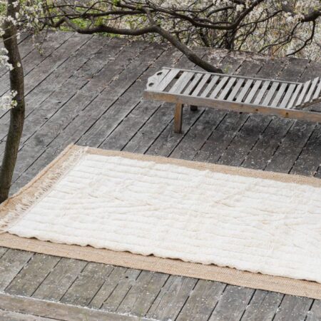 Tapis en laine poils longs naturels pour décoration extérieure
