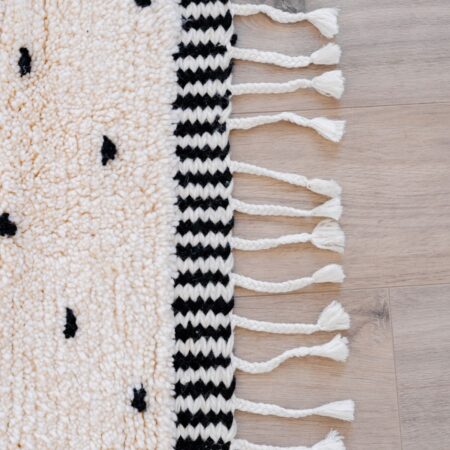 Tapis artisanal sable et noir Marmoucha