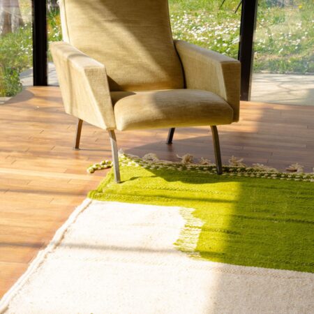 Tapis de salon en laine artisanale vert et sable
